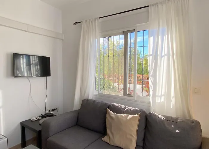 Апартаменты Sandra Little Haven *