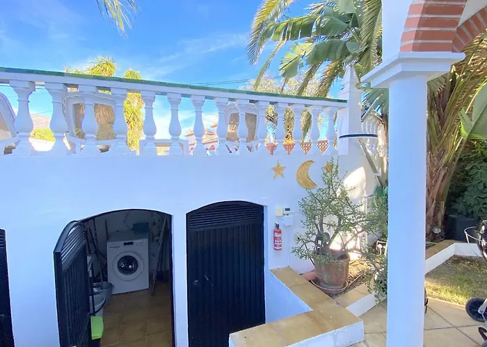 Апартаменты Sandra Little Haven *