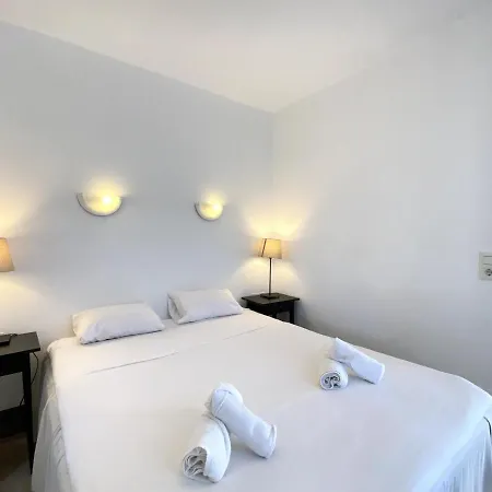 Sandra Little Haven Nerja